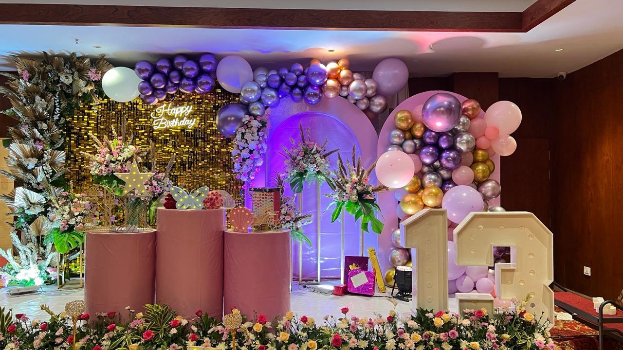 Grand Decor